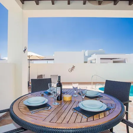 Villa Beautiful 2-bed In -rosa Blanca