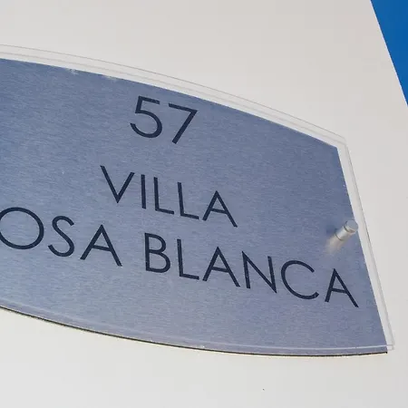 Villa Beautiful 2-bed In -rosa Blanca *